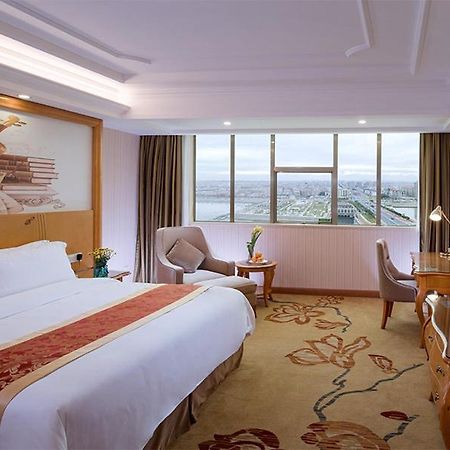 Vienna Hotel Dongguan Hengli Zhongshan Road エクステリア 写真